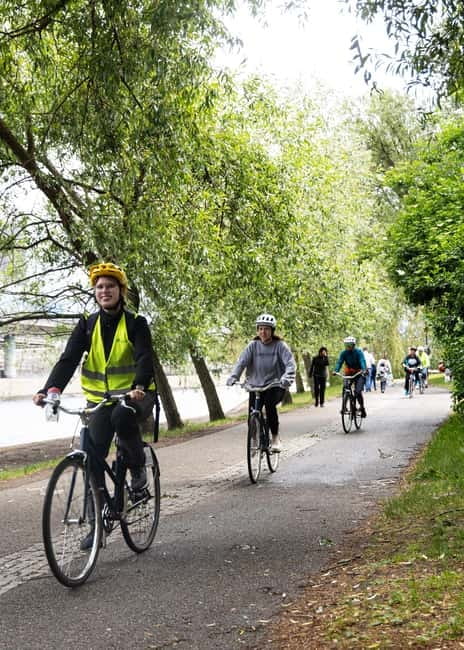 Stockholm: Guided Bike Tour - Who should book this bike tour?