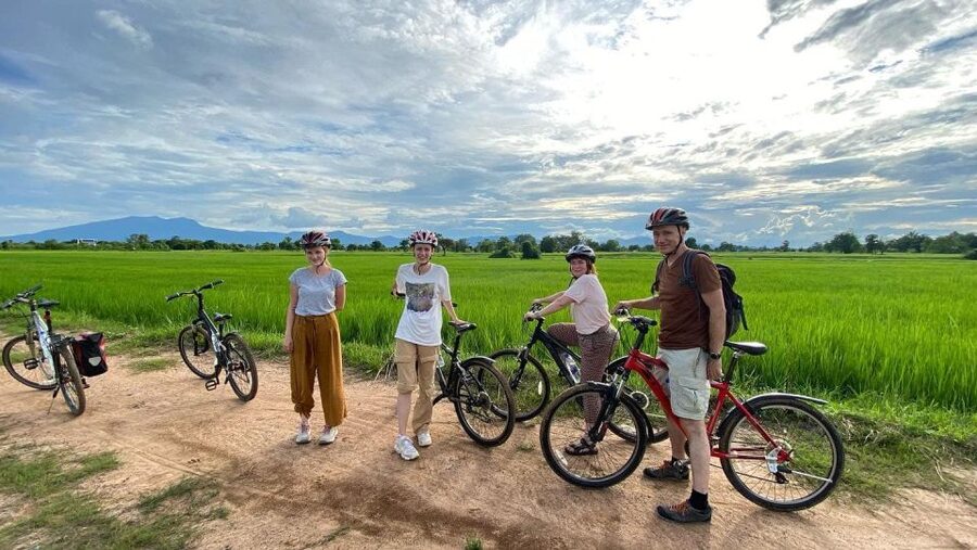 Sukhothai: 2.5-Hours Guided Countryside Sunset Bike Tour - Ten kilometers of dirt track and open rice fields
