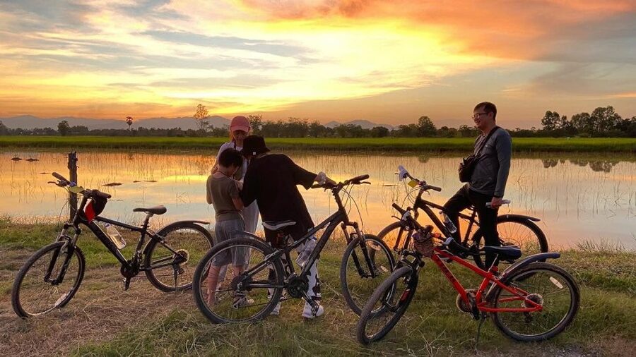 Sukhothai: 2.5-Hours Guided Countryside Sunset Bike Tour - Making the most of your afternoon