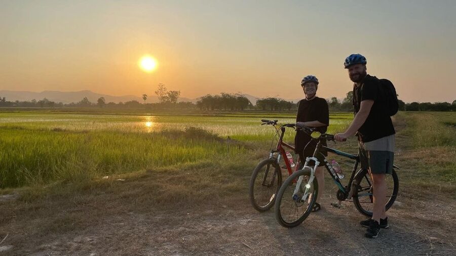 Sukhothai: 2.5-Hours Guided Countryside Sunset Bike Tour - Meeting craftspeople at the wood factory