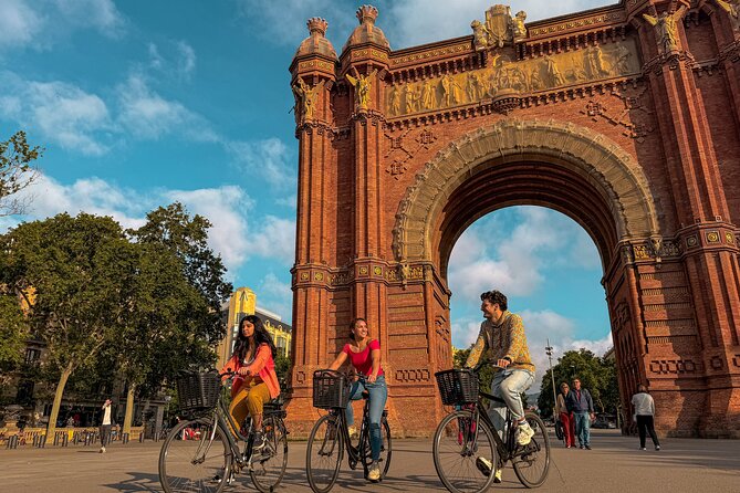 Sunrise Bike Tour: Barcelona Before the Crowds - Arc de Triomf and Barcelona’s grand avenues