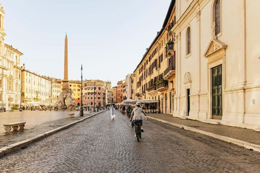 Sunrise in Rome: Small Group E-Bike Tour & Italian breakfast - Campidoglio Hill and the first light