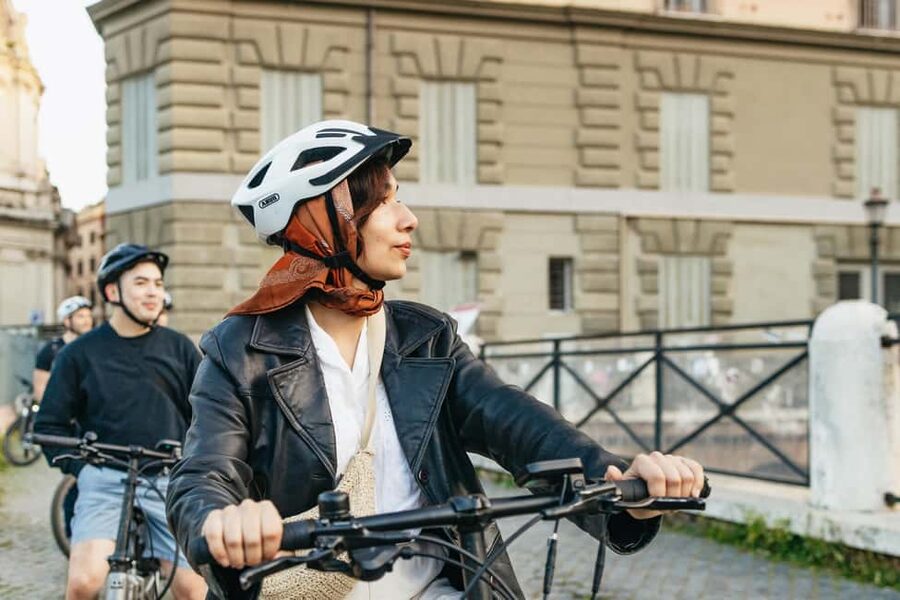 Sunrise in Rome: Small Group E-Bike Tour & Italian breakfast - Piazza di Spagna and the Spanish Steps