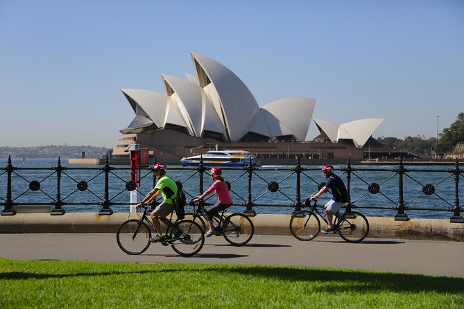 Sydney Bike Tours - Mrs Macquarie’s Chair and the Botanic Garden