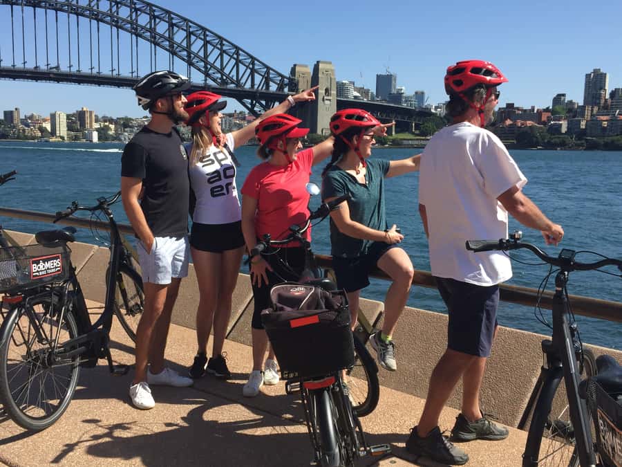 Sydney: Guided Harbour E-Bike Tour - Lavender Bay and the personal touch