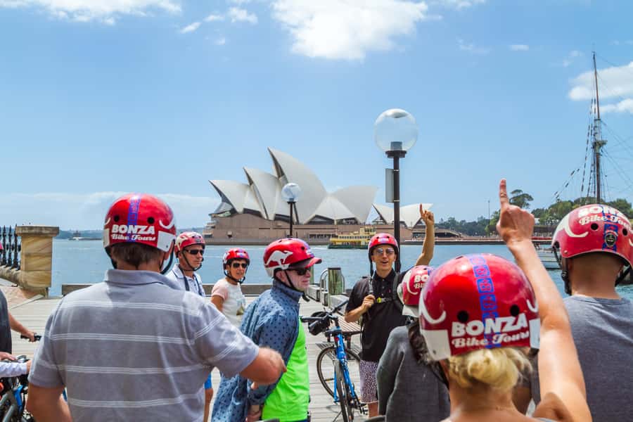 Sydney: Iconic Sights 4-Hour Bike Tour - Key points at a glance