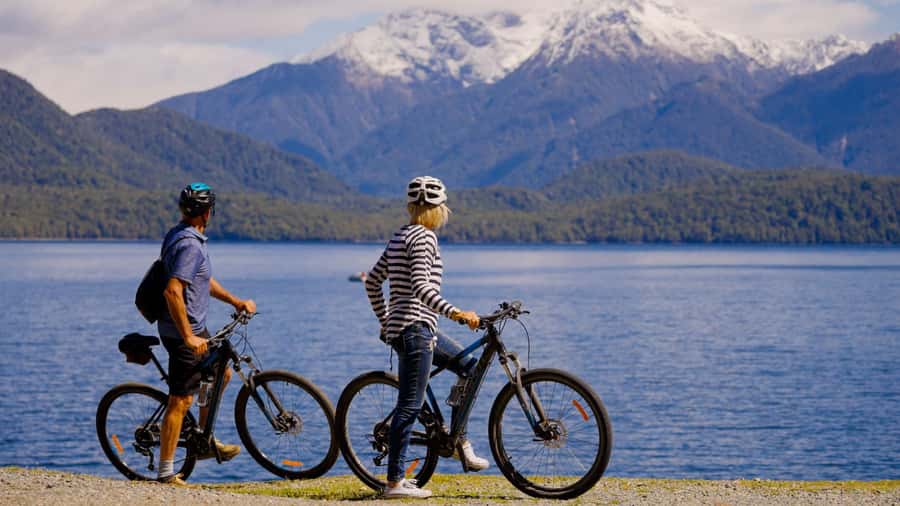 Te Anau: River Jet Boat and Bike Ride Tour with Local Guide - Key points at a glance