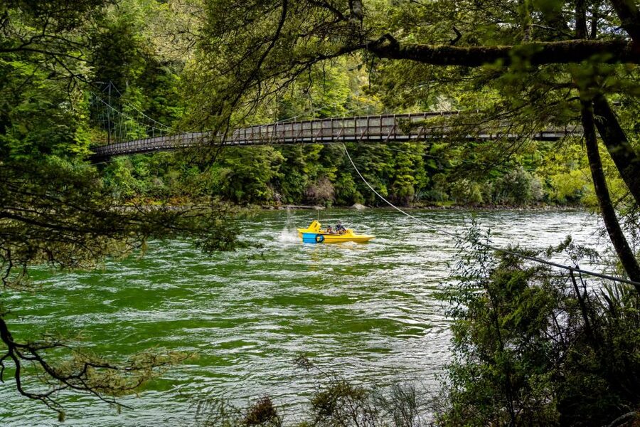 Te Anau: River Jet Boat and Bike Ride Tour with Local Guide - Swapping the bus for the Lake2Lake Cycle Trail