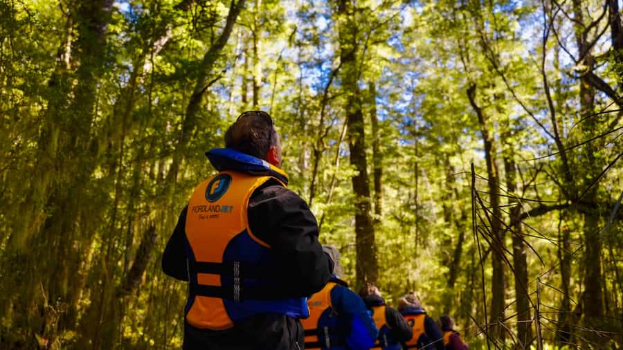 Te Anau: River Jet Boat and Bike Ride Tour with Local Guide - Starting in Te Anau and heading to Queen’s Reach