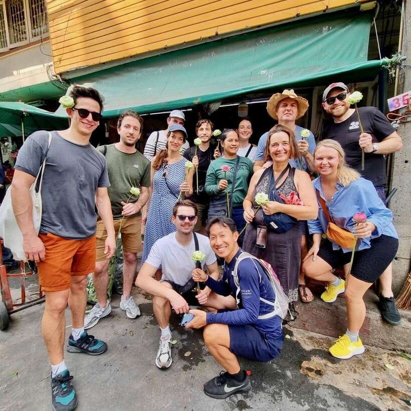 Thai culture and Bangkok local life guided bike tour - A well-paced cultural introduction to Bangkok