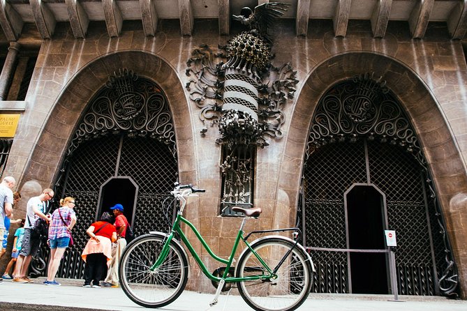 The Beauty of Barcelona by Bike: Private Tour - A pause at Parc de la Ciutadella
