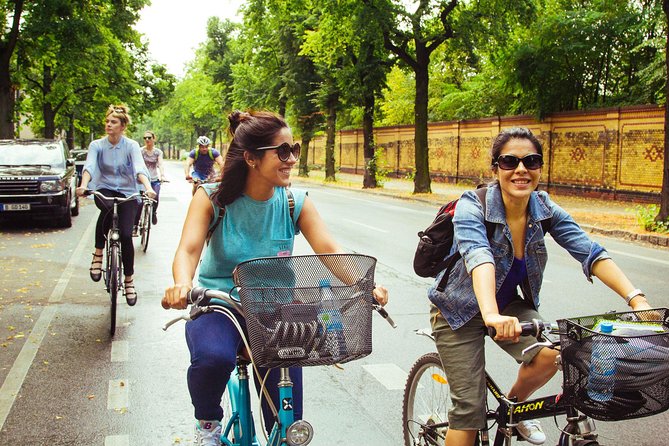 The Beauty of Berlin by Bike: Private Tour - Balanceakt, the Treehouse, and less formal Berlin