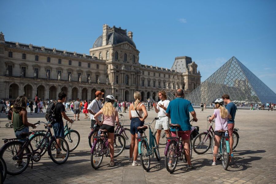 The Best of Paris: Small Group Bike Tour like a Local - Why a bicycle is a smart way to see Paris