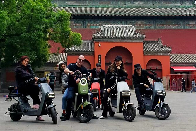 The Hutong Experience by Bike - Riding through old lanes instead of racing between sights