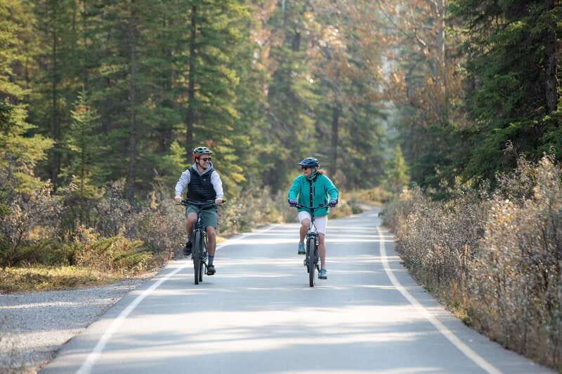 The Local Banff Explorer - E-Bike Tour - Vermilion Lakes and the Mt. Rundle view