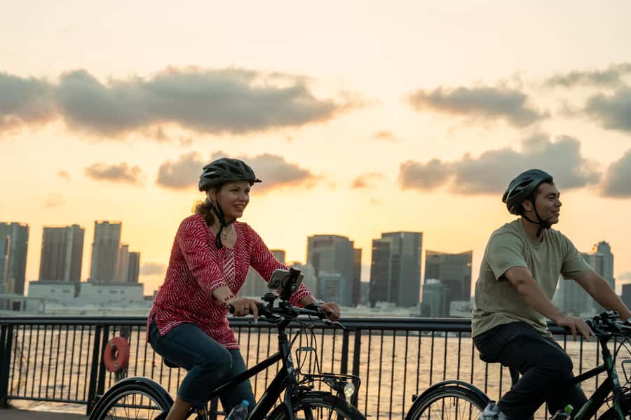 Tokyo Bay Area: Sunset Night View 3h E-bike Guided Bike Tour - From local streets to Tokyo Bay