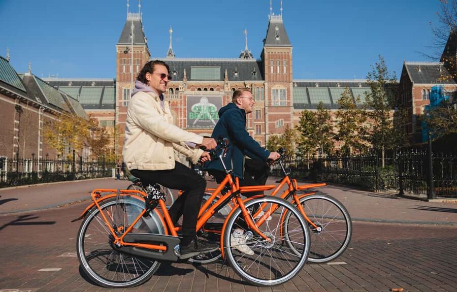 Top 10 Tastings of Amsterdam: Food & Culture Bike Tour - Pedaling through the Jordaan and canal belt