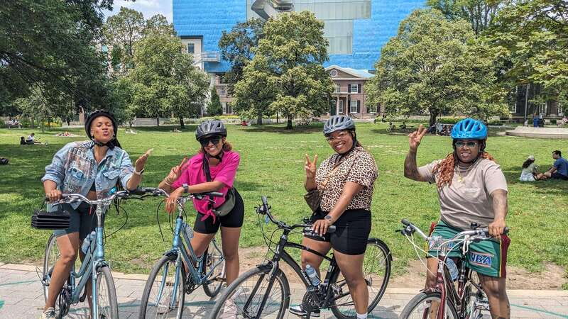 Toronto: Heart of Downtown 3.5-Hour Bike Tour - Chinatown and Kensington Market at street level