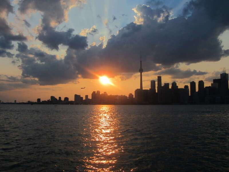 Toronto Islands: Morning or Twilight 3.5-Hour Bike Tour - Gibraltar Point Lighthouse and the island’s past