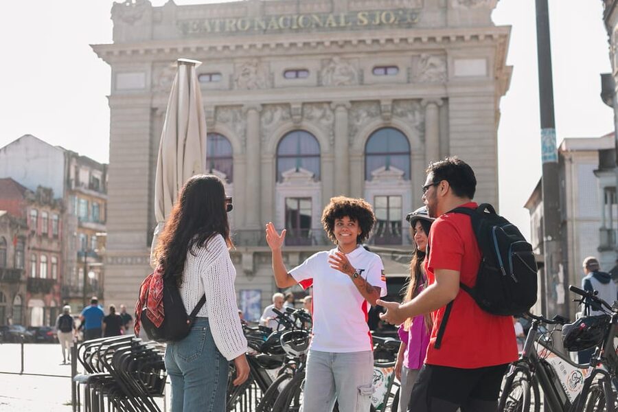 Tour Porto: Adventure in Electric Bike Tour - What the guide adds to the ride
