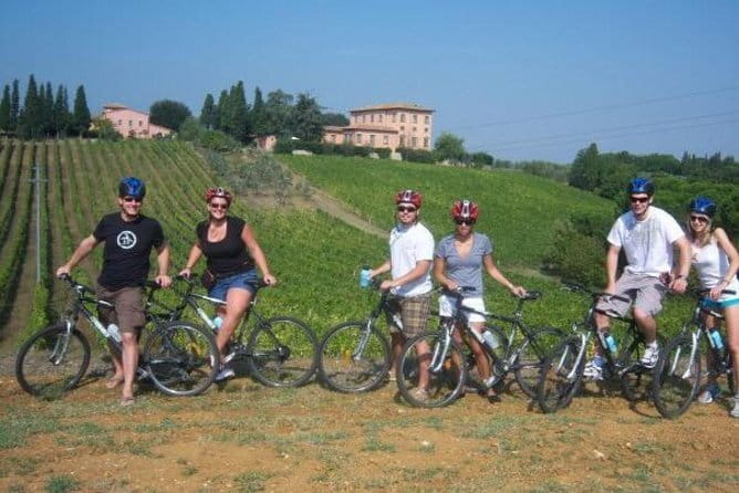 Tuscany E-Bike Tour: from Florence to Chianti with lunch and tastings - Lunch at Fattoria di Bagnolo