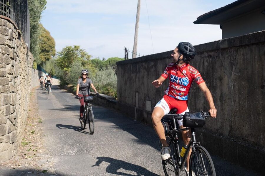 Tuscany Hills Bike Tour with Lunch at farm and Wine Tasting - Key points to know before you book