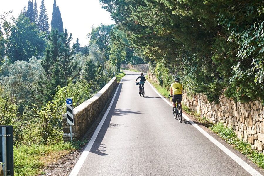 Tuscany Hills Bike Tour with Lunch at farm and Wine Tasting - Practical details that can make the day better