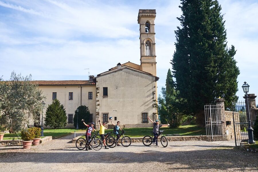 Tuscany Hills Bike Tour with Lunch at farm and Wine Tasting - A family farm, lunch, wine, and olive oil