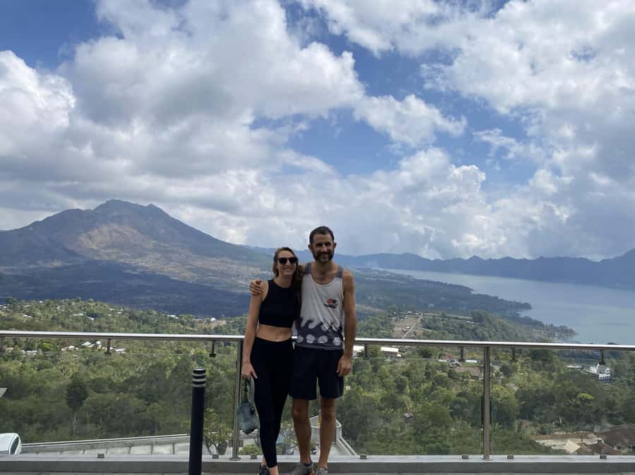 Ubud: Downhill Bike Tour with Rice Fields, Volcano and Meal - Transport, group size, and guide quality