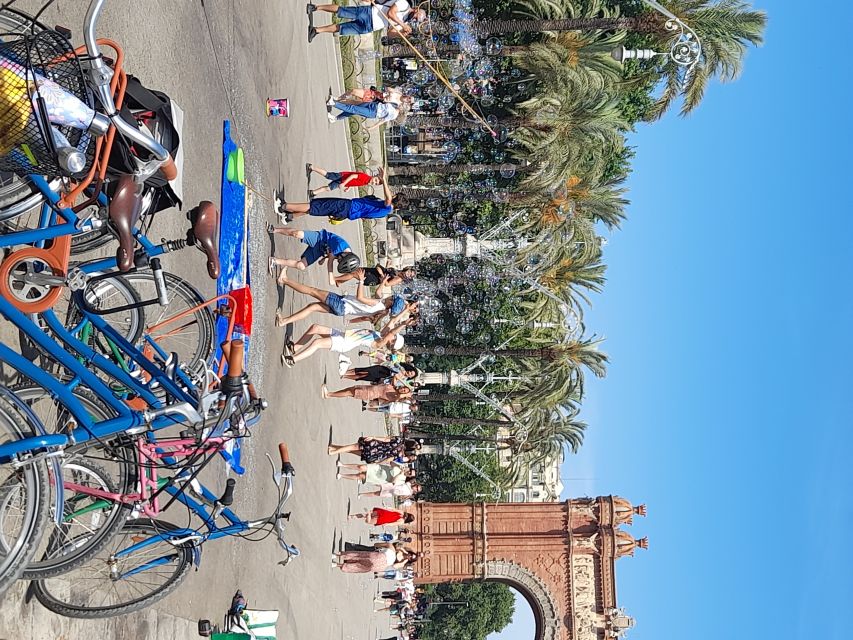 Unusual Barcelona Bike Tour in French - A French guide and a less polished view of Barcelona