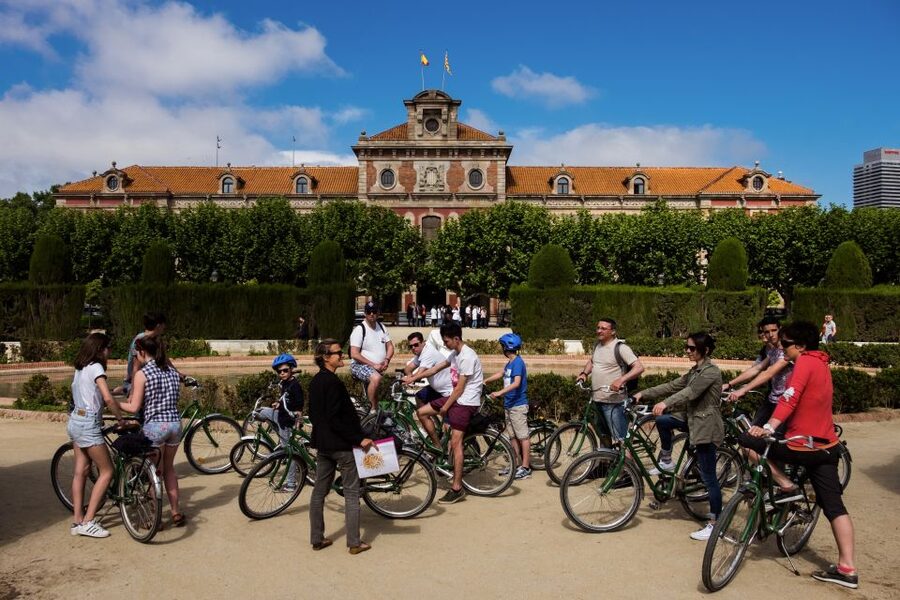 Unusual Barcelona Bike Tour in French - What the strongest feedback tells you