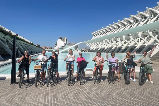Valencia all in one: beaches, old town & city arts by E-bike - Riding through the Turia Gardens