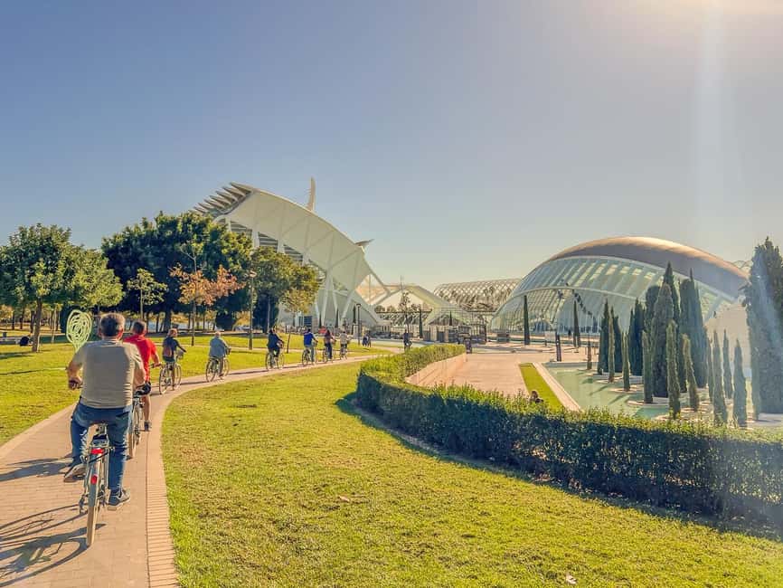 Valencia Bike Tours: City Highlights - Why a bike is a good way to see Valencia