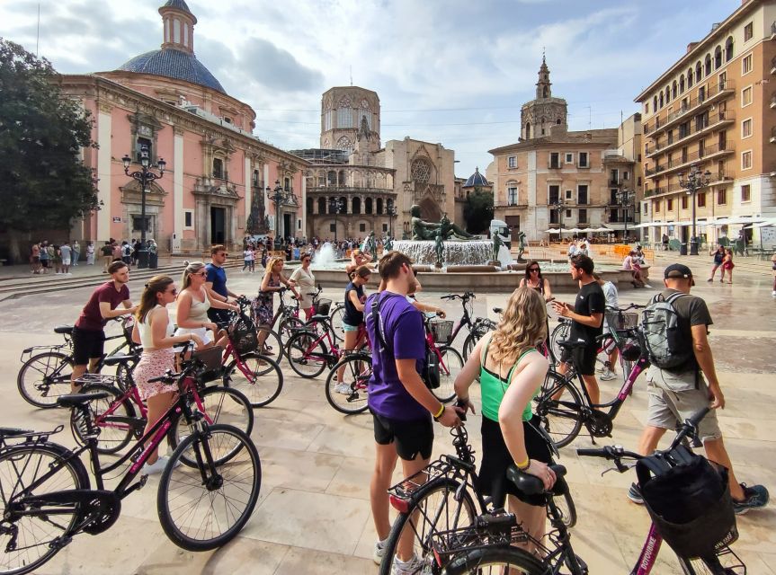 Valencia: City Highlights Guided Bike Tour - The City of Arts and Sciences as the grand finish