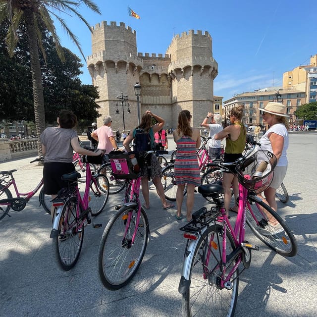 Valencia: City Highlights Guided Bike Tour - What the three-hour pace feels like