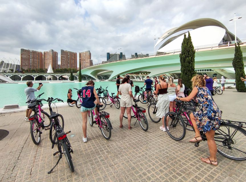Valencia: City Highlights Guided Bike Tour - Bikes, helmets, and the electric option