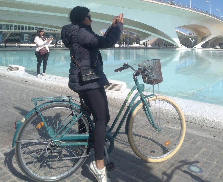 Valencia: Full-Day Bike Rental - Extending the ride to the port and beach