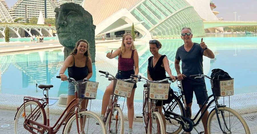 Valencia: Private City Tour on Bike,E-Bike&E-Scooter - Riding through Turia Park