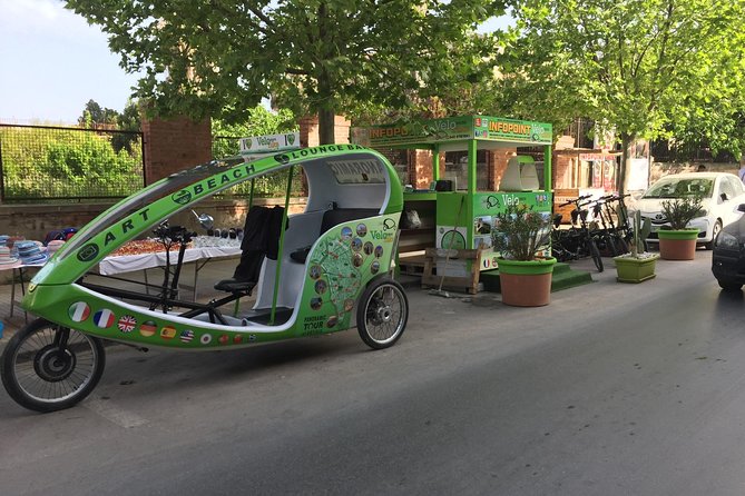 Velobike tour ecologico guidato con soste per visitare i monument - Guides, pace, and the private format