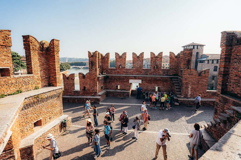 Verona e-bike tour: city center and panoramic views - Medieval streets and two memorable churches
