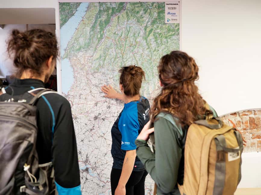 Verona: Valpolicella Wine Self-Guided E-Bike Tour & Tastings - Following the phone app into Valpolicella