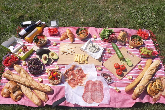 Versailles Bike Tour with Market, Gardens & Guided Palace Tour - What the $130.60 price really covers