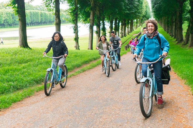 Versailles Palace Bike Tour with Market & Marie-Antoinette hamlet - From Gare Saint-Lazare to the Versailles market