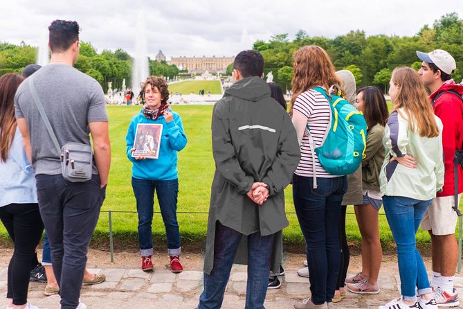 Versailles Palace Bike Tour with Market & Marie-Antoinette hamlet - Price, group size, and what you receive