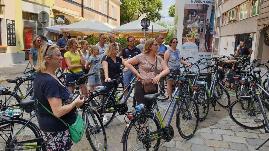 Vienna: City Highlights Guided Bike Tour - Why a bike works so well in central Vienna