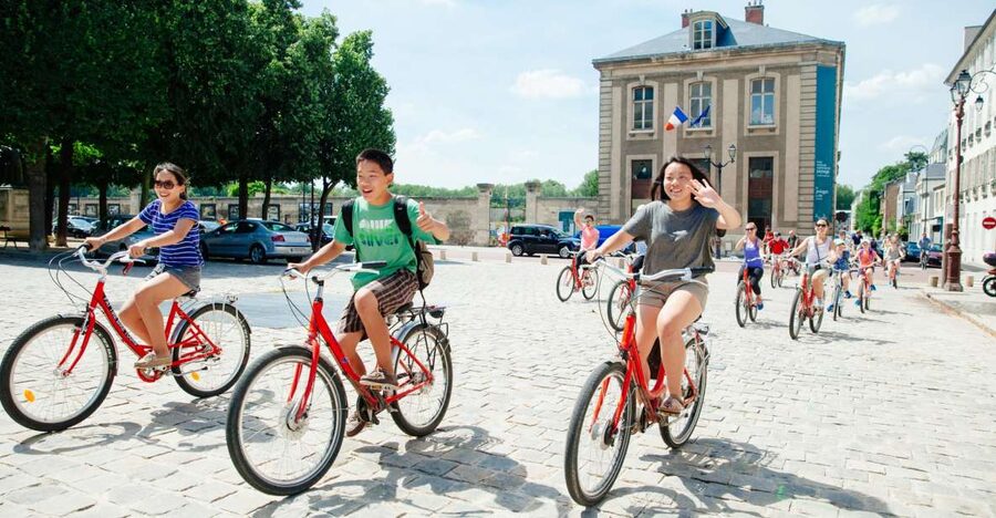 VIP Versailles Bike Tour & Kings Apartment Tour - Picnicking beside the Grand Canal