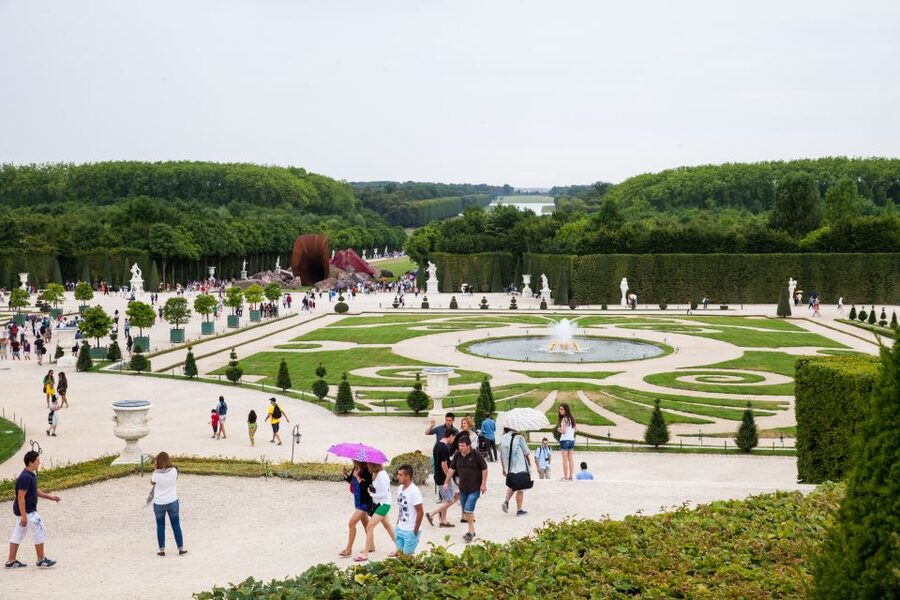 VIP Versailles Bike Tour & Kings Apartment Tour - Riding through the 2,000-acre royal park