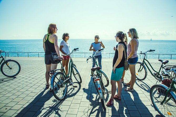 Visite insolite de Barcelone à vélo (en français) - Starting at Carrer de Guatemala at 10 a.m.