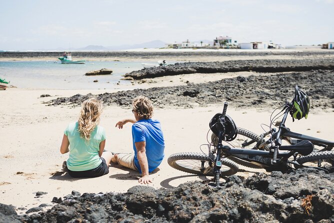 Volcanic Discovery PREMIUM eBike Tour: 35 km - Popcorn Beach, a strange and memorable shoreline