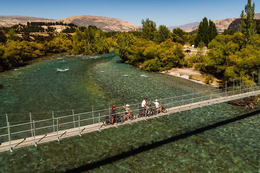Wānaka: Gladstone Track and Wanaka Trails on Bike or eBike - Finishing at #ThatWanakaTree